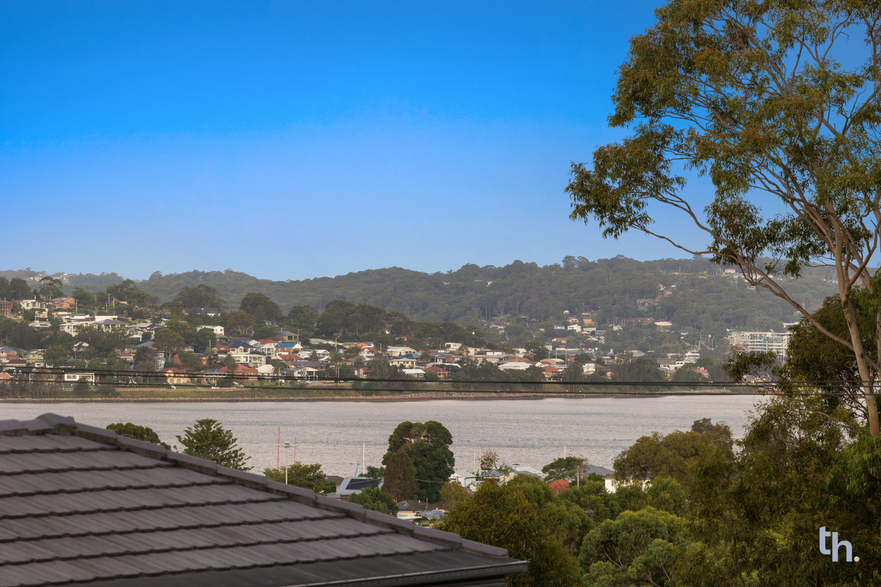 5-bedroom house at 4 Caravel Street, Teralba, NSW 2284, , New South Wales