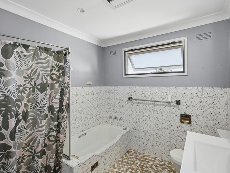 Photo - 4 Carcoola Street, Campbelltown NSW 2560 - Image 7