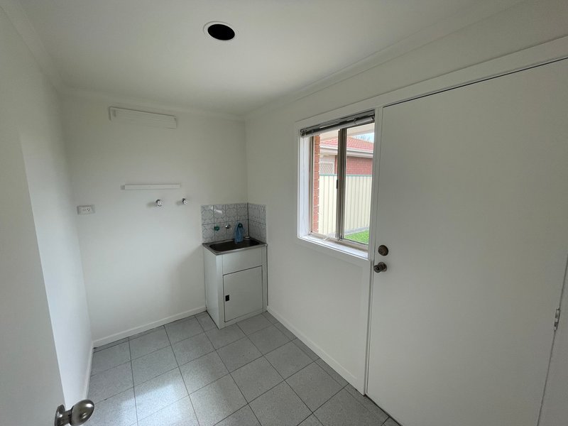 Photo - 4 Carling Court, Altona Meadows VIC 3028 - Image 16