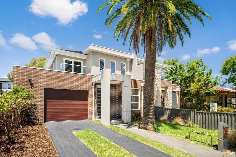 4 Carlisle Crescent, Hughesdale VIC 3166