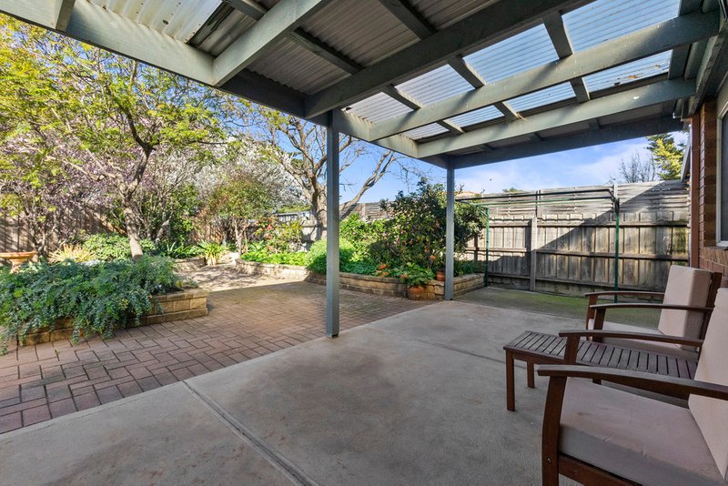 Photo - 4 Carmarthen Close, Werribee VIC 3030 - Image 11