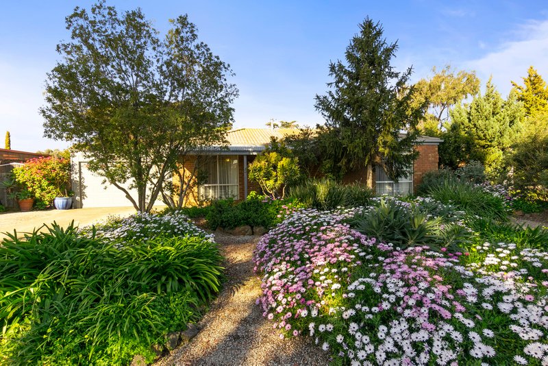 Photo - 4 Carmarthen Close, Werribee VIC 3030 - Image 12