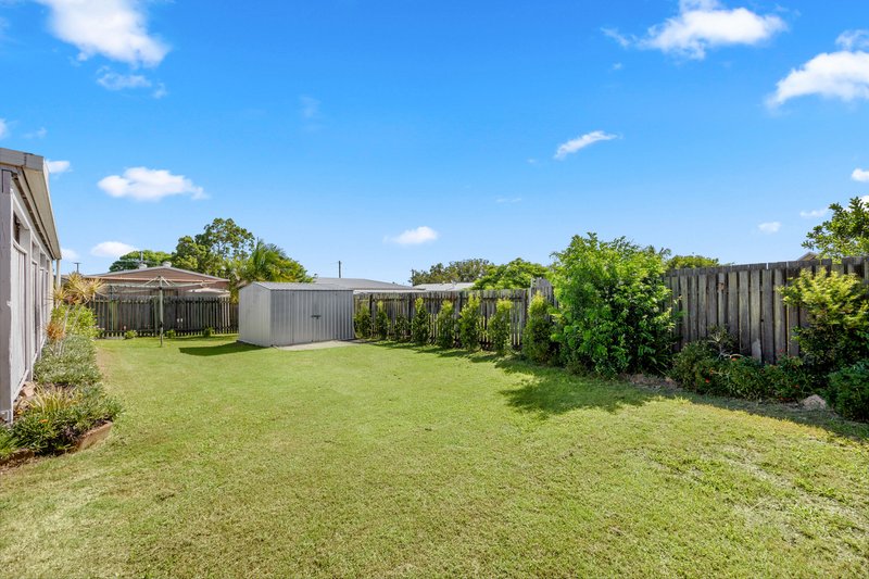 Photo - 4 Carmel Court, Point Vernon QLD 4655 - Image 12