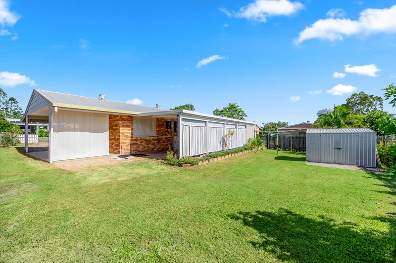 Photo - 4 Carmel Court, Point Vernon QLD 4655 - Image 13