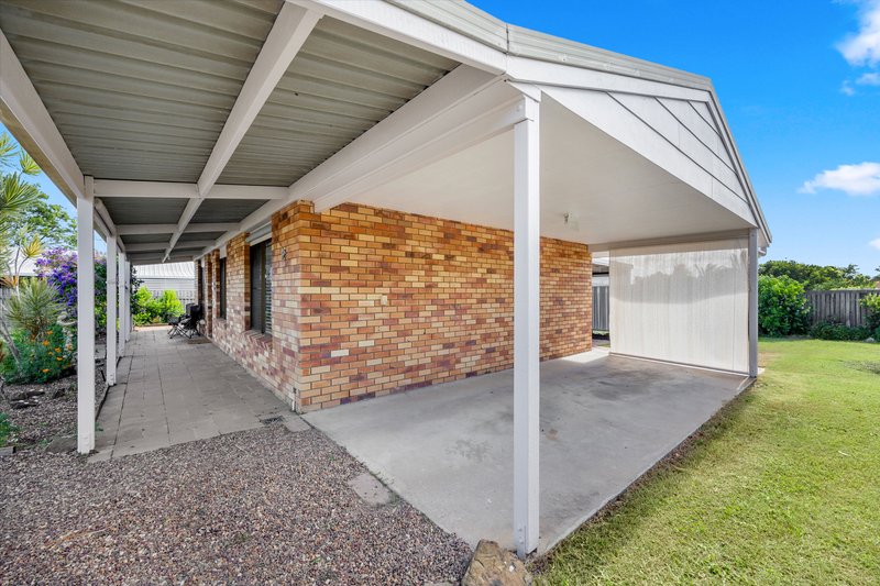 Photo - 4 Carmel Court, Point Vernon QLD 4655 - Image 17