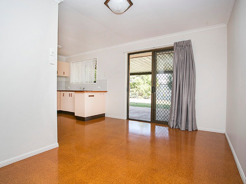 Photo - 4 Carmela Crescent, Morayfield QLD 4506 - Image 3