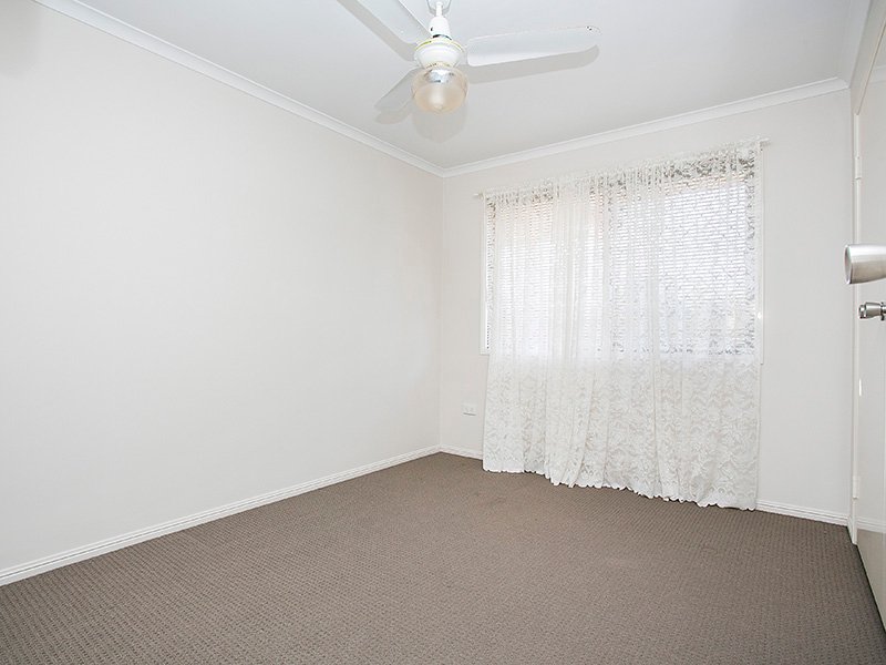 Photo - 4 Carmela Crescent, Morayfield QLD 4506 - Image 5