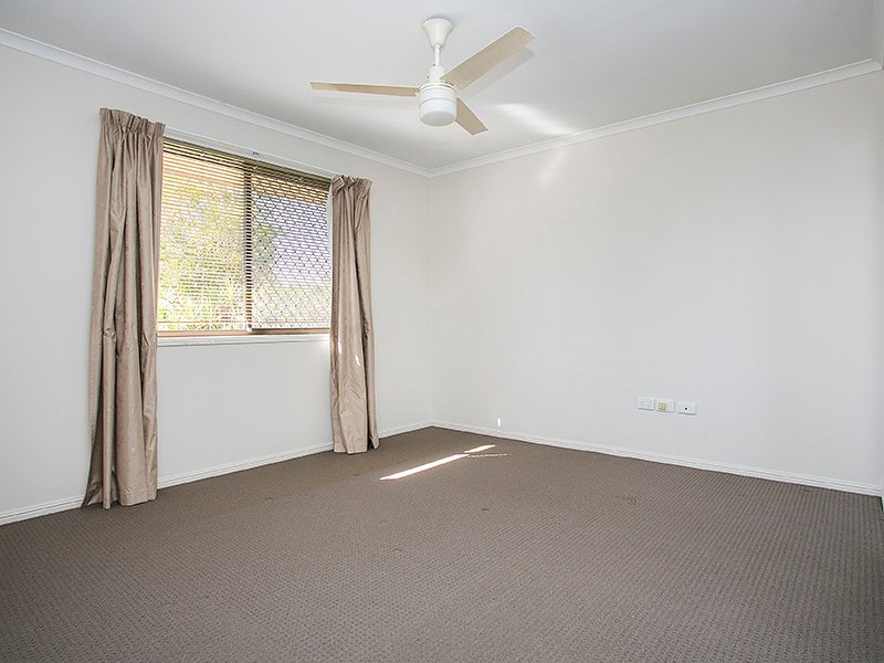 Photo - 4 Carmela Crescent, Morayfield QLD 4506 - Image 6