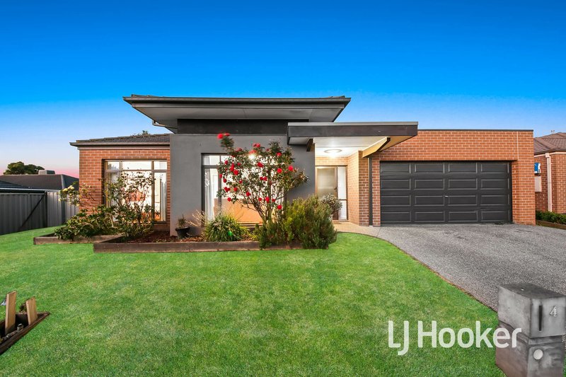 4 Carnavon Street, Cranbourne East VIC 3977