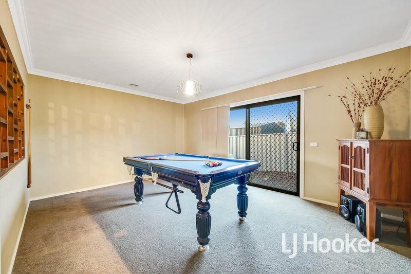 Photo - 4 Carnavon Street, Cranbourne East VIC 3977 - Image 11