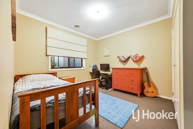 Photo - 4 Carnavon Street, Cranbourne East VIC 3977 - Image 14