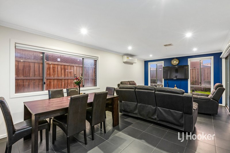 Photo - 4 Carnegie Road, Point Cook VIC 3030 - Image 6