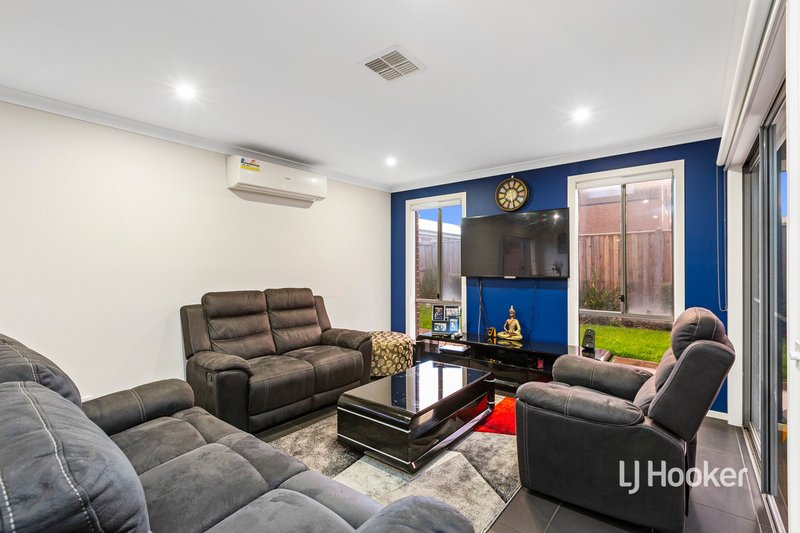 Photo - 4 Carnegie Road, Point Cook VIC 3030 - Image 8