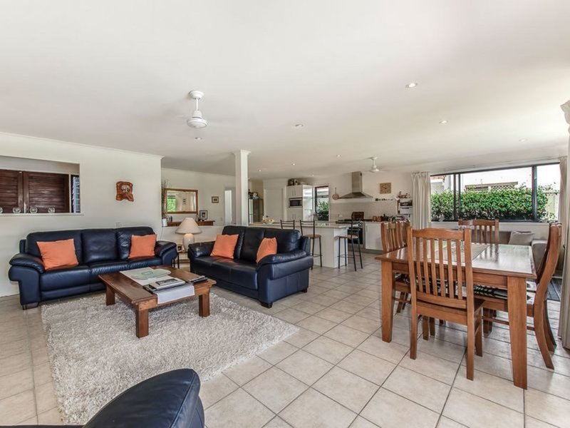 Photo - 4 Carnoustie Court, Twin Waters QLD 4564 - Image 14