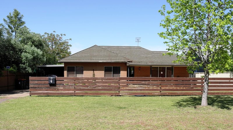 4 Carrathool Street, Griffith NSW 2680