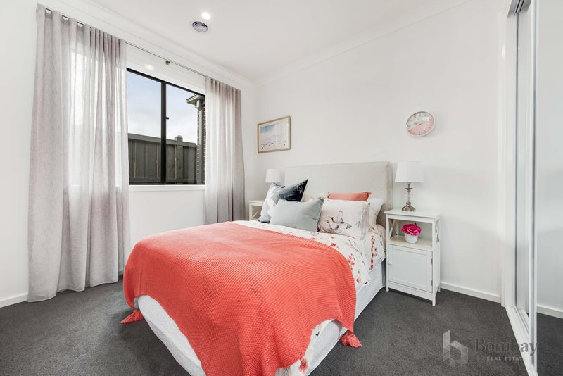 Photo - 4 Carrington Drive, Mickleham VIC 3064 - Image 15