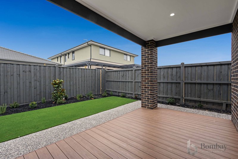 Photo - 4 Carrington Drive, Mickleham VIC 3064 - Image 21