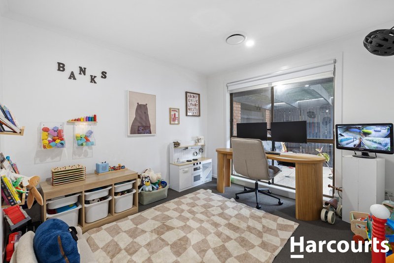 Photo - 4 Carson Crescent, Hoppers Crossing VIC 3029 - Image 14
