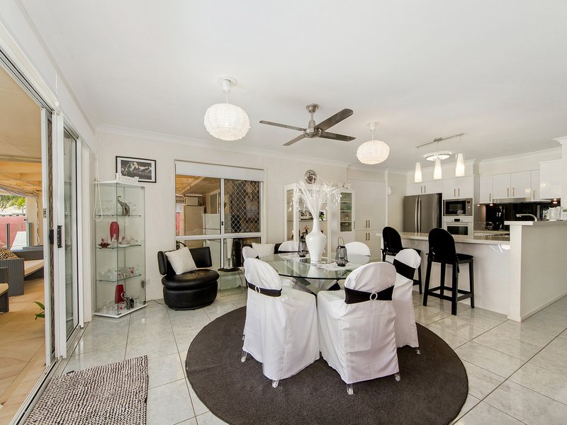 Photo - 4 Casablanca Court, Burleigh Waters QLD 4220 - Image 11