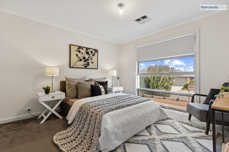 Photo - 4 Casey Street, Hallett Cove SA 5158 - Image 5