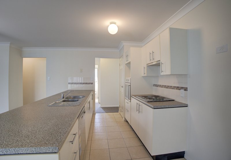 Photo - 4 Caspian Court, Wulkuraka QLD 4305 - Image 3