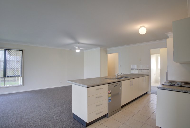 Photo - 4 Caspian Court, Wulkuraka QLD 4305 - Image 4