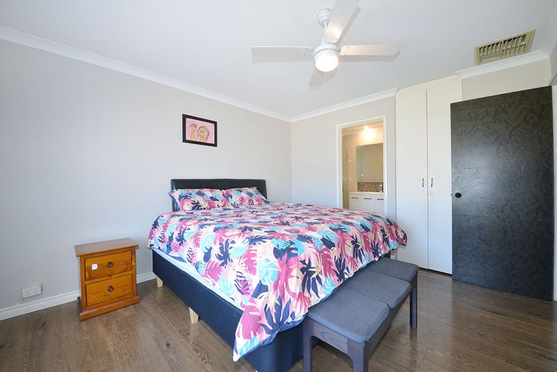 Photo - 4 Cassano Boulevard, Clarkson WA 6030 - Image 5