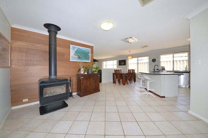 Photo - 4 Cassano Boulevard, Clarkson WA 6030 - Image 7