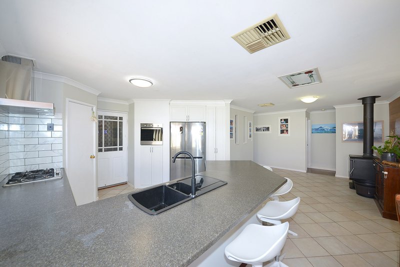 Photo - 4 Cassano Boulevard, Clarkson WA 6030 - Image 12