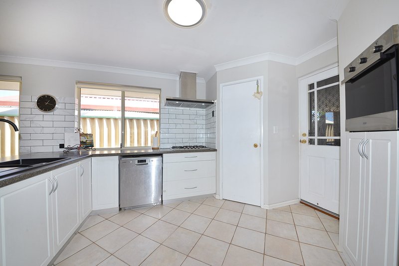 Photo - 4 Cassano Boulevard, Clarkson WA 6030 - Image 14