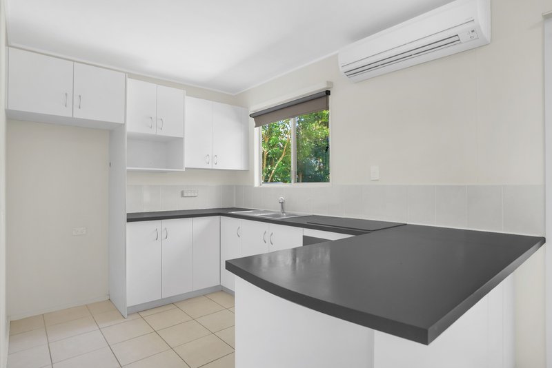 Photo - 4 Cassia Street, Edge Hill QLD 4870 - Image 3