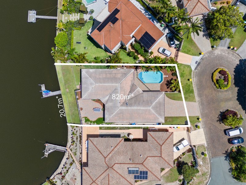 Photo - 4 Catalina Court, Mermaid Waters QLD 4218 - Image 3