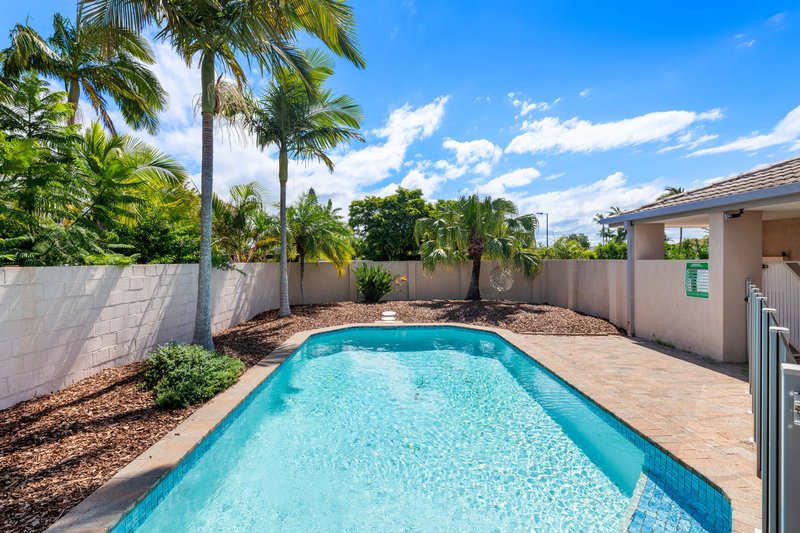 Photo - 4 Catalina Court, Mermaid Waters QLD 4218 - Image 20