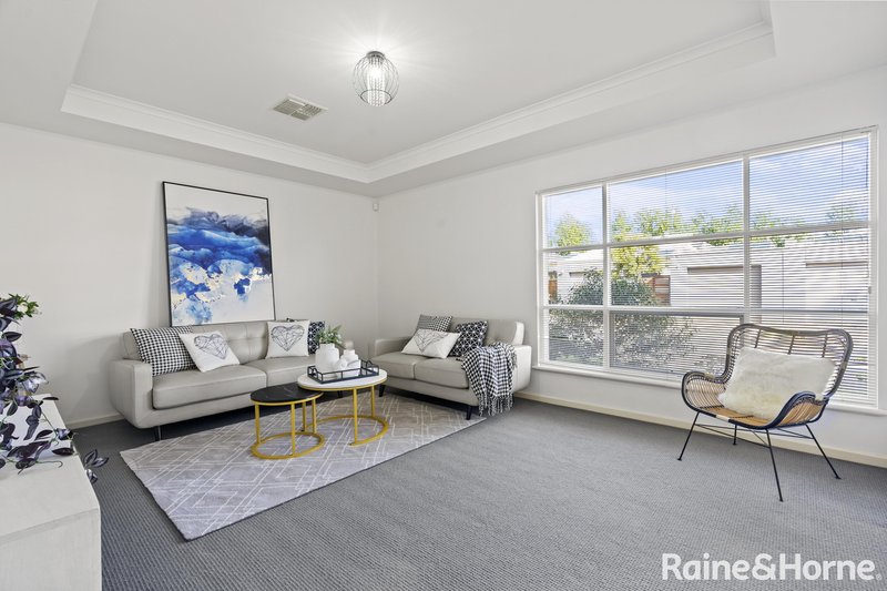 Photo - 4 Cathedral Circuit, Mawson Lakes SA 5095 - Image 2