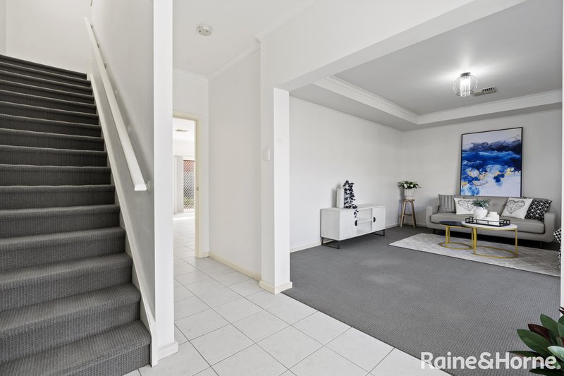 Photo - 4 Cathedral Circuit, Mawson Lakes SA 5095 - Image 5