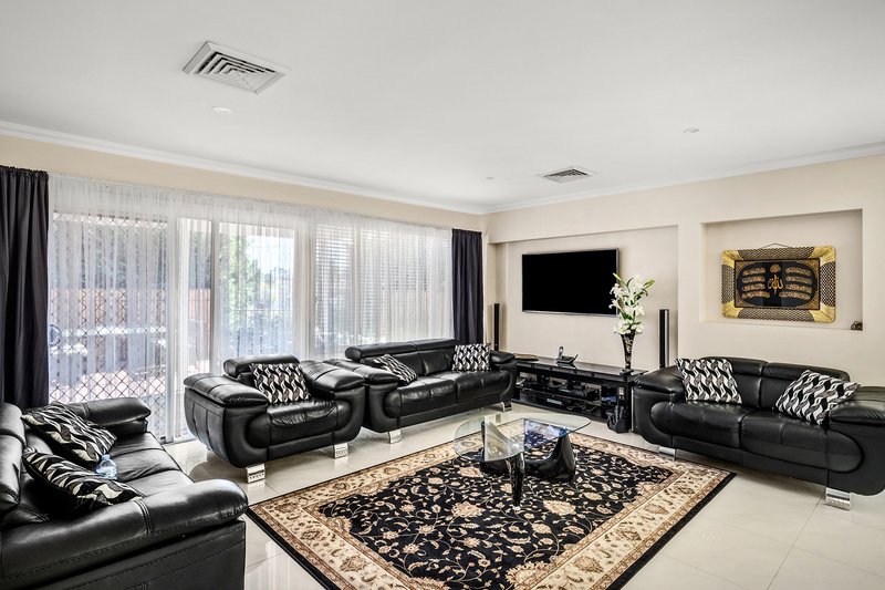 Photo - 4 Cayden Avenue, Kellyville NSW 2155 - Image 5