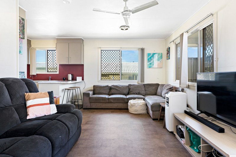 Photo - 4 Centaur Street, Redcliffe QLD 4020 - Image 5