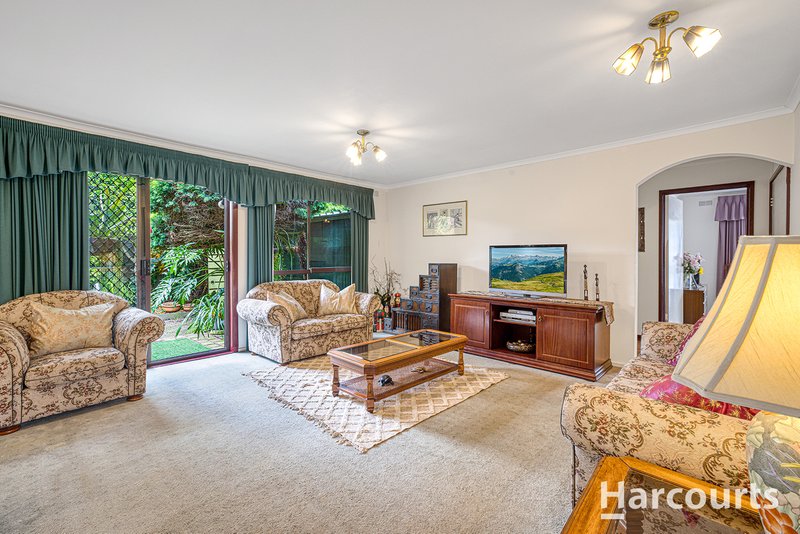 Photo - 4 Champion Crescent, Glen Waverley VIC 3150 - Image 4