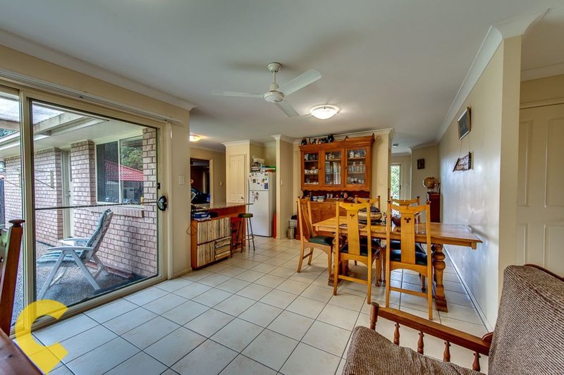 Photo - 4 Chance Court, Springfield Lakes QLD 4300 - Image 3