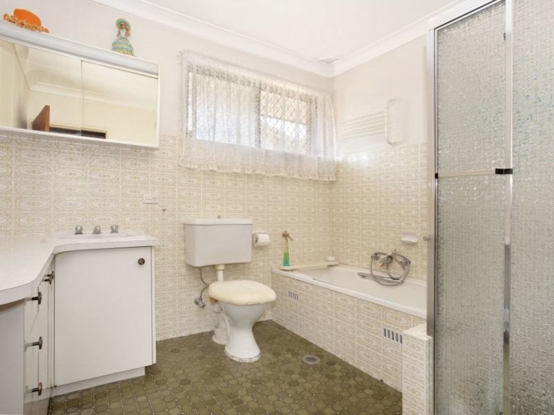 Photo - 4 Chancery Street, Canley Vale NSW 2166 - Image 6