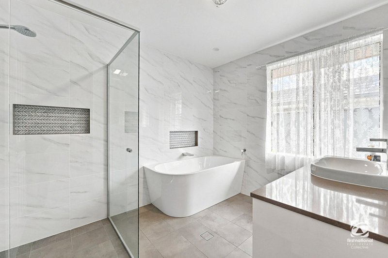 Photo - 4 Charker Drive, Harrington Park NSW 2567 - Image 17