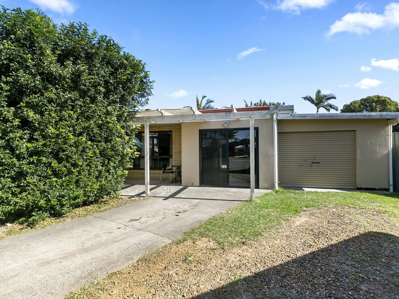 Photo - 4 Charles Crescent, Beachmere QLD 4510 - Image 14