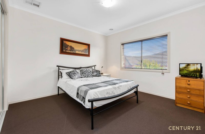 Photo - 4 Charles Sturt Place, Pakenham VIC 3810 - Image 9