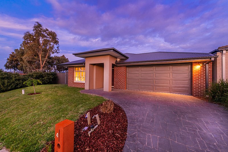 4 Charlock Drive, Cranbourne North VIC 3977