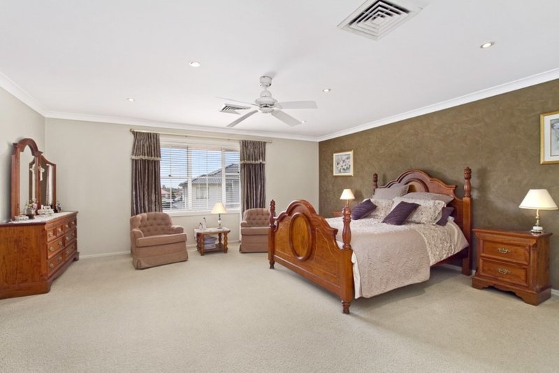 Photo - 4 Chepstow Drive, Castle Hill NSW 2154 - Image 6