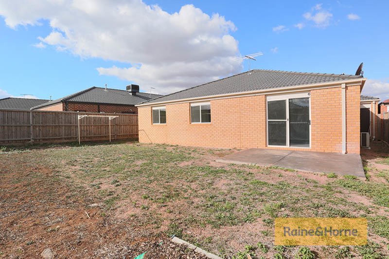 Photo - 4 Cherry Close, Melton West VIC 3337 - Image 9