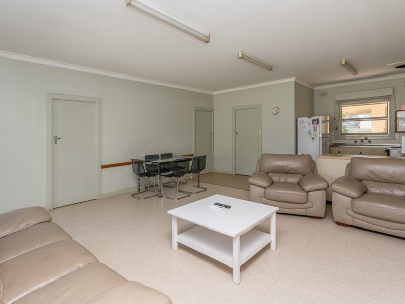 Photo - 4 Chester Street, Henley Beach SA 5022 - Image 3