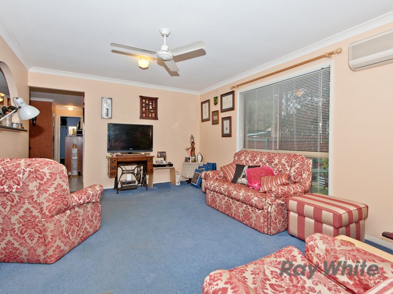 Photo - 4 Chevrotain Place, Chermside West QLD 4032 - Image 2