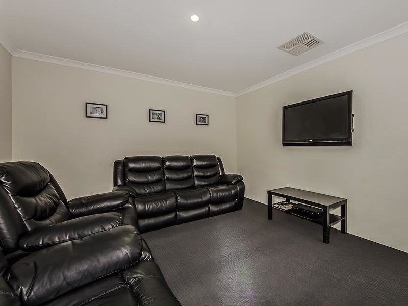 Photo - 4 Chipping Crescent, Wellard WA 6170 - Image 4