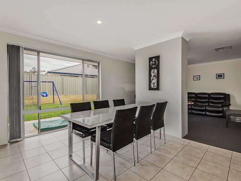 Photo - 4 Chipping Crescent, Wellard WA 6170 - Image 6